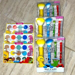 Bundle•Sesame Street Wet N Wild 6 pieces(3 makeup brushes & 3-eye face Palettes